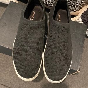 Pre loved black stretchy sneakers…..